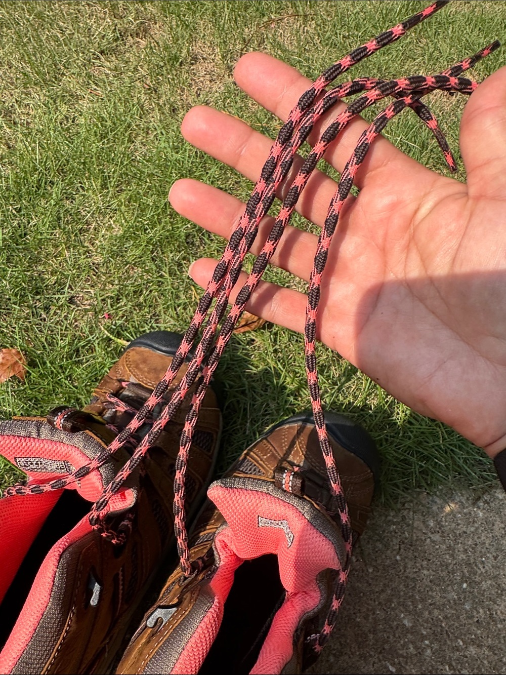 KEEN Targhee II Brown Coral Leather Hiking Boots - Picture 8 of 10